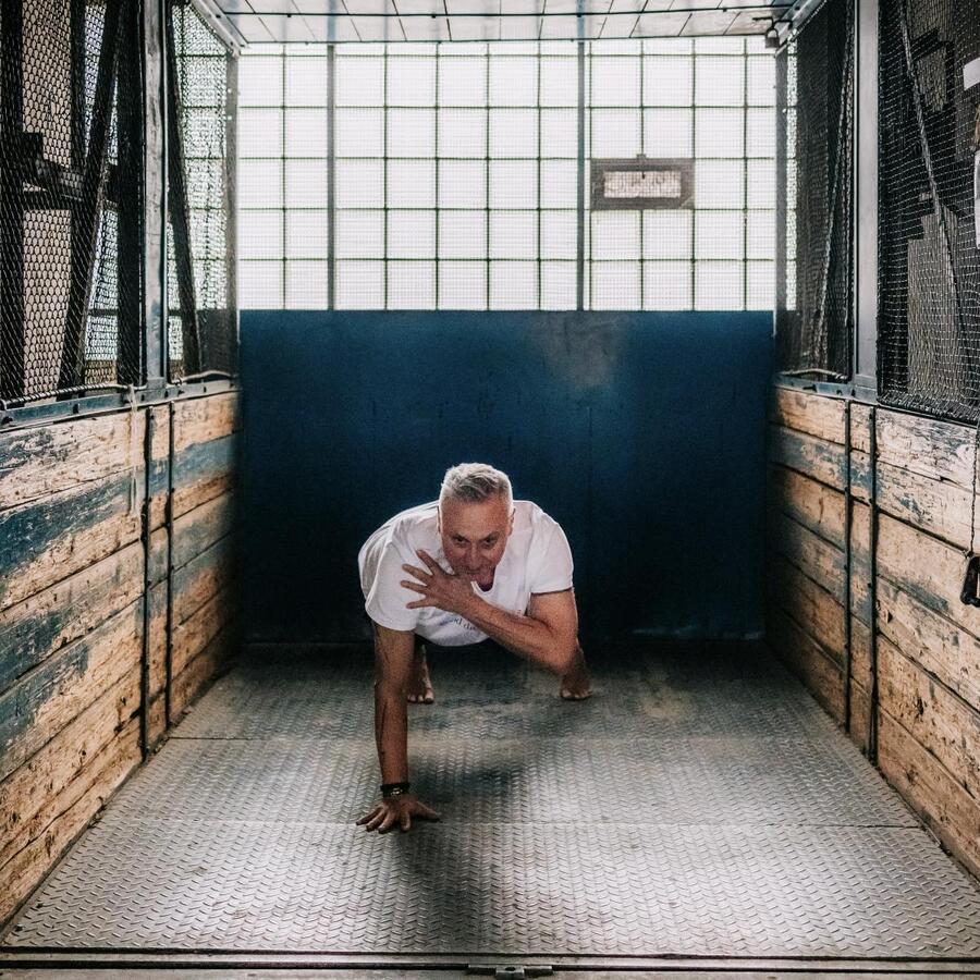 Powerjóga FIT & SLIM - jóga, která formuje tělo a omlazuje buňky