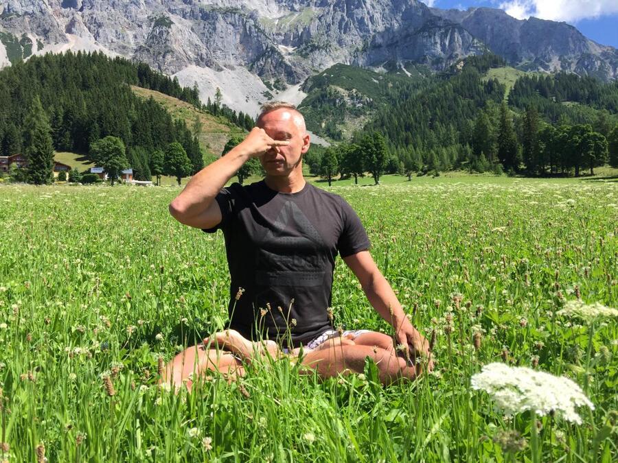 Mini kurz: Ásany, pránájáma a ranní meditace